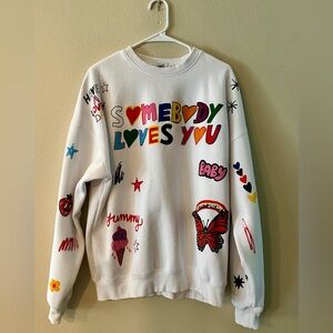 Somebody Loves You Crewneck in White